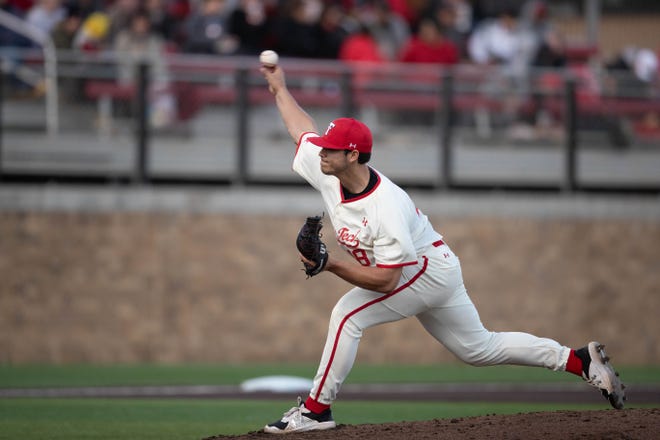 Texas Tech pitcher Brandon Birdsell was 4-1 with a 3.06 earned-run average this season, but didn't pitch after mid-April because of a rotator cuff injury. Birdsell announced Saturday he will turn down a Minnesota Twins draft opportunity to stay with the Red Raiders next season.