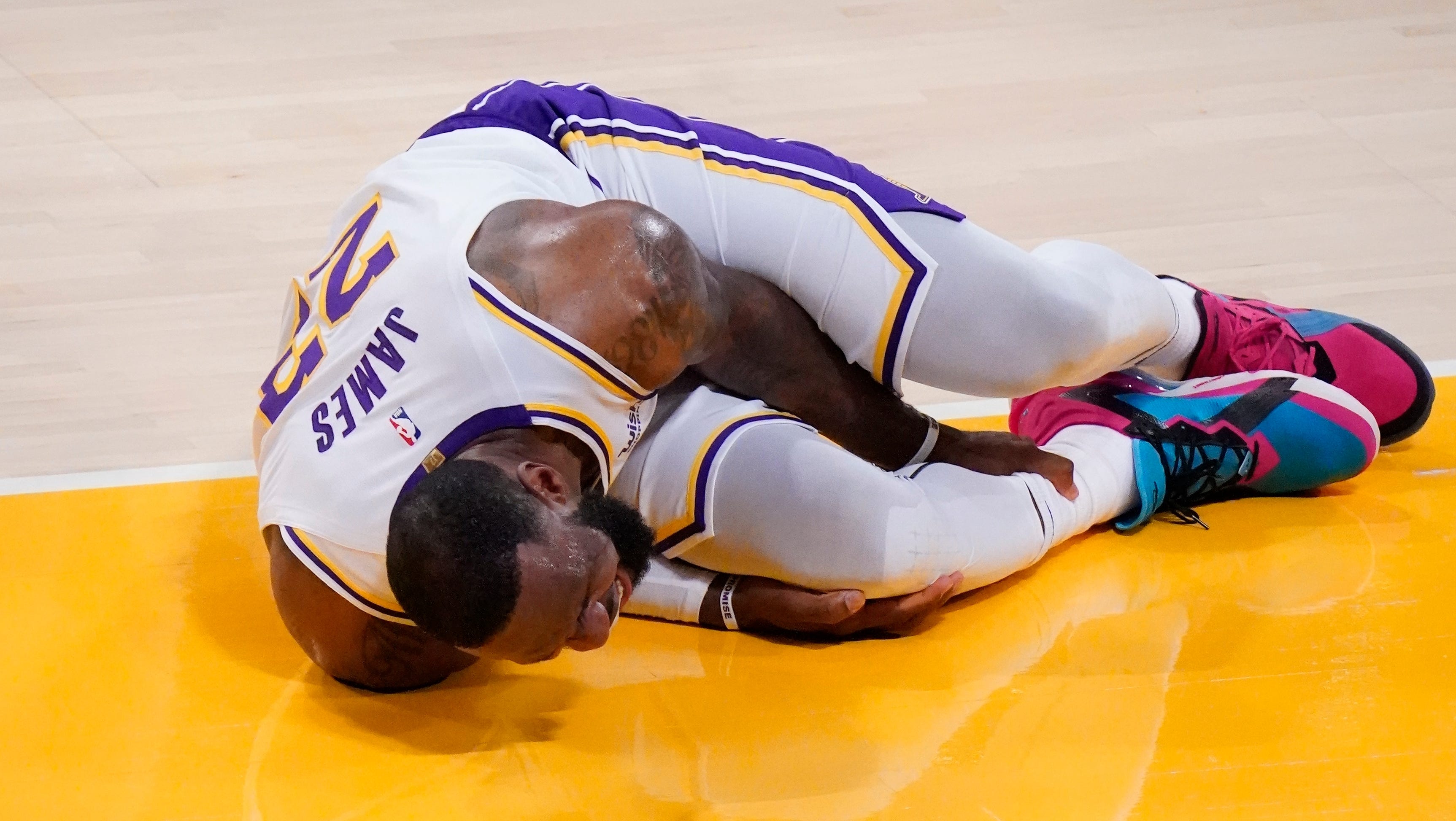 nba lebron james injury