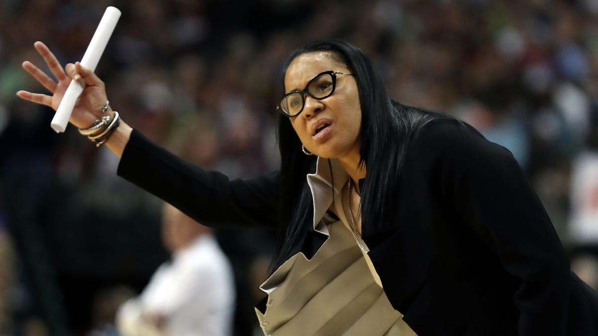 Dawn Staley determined to raise black coaches