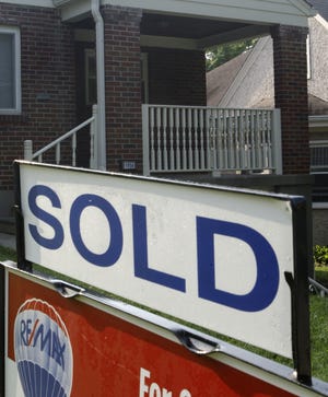 Central Ohio homes sold in record time in February as shoppers competed over a dwindling number of properties.