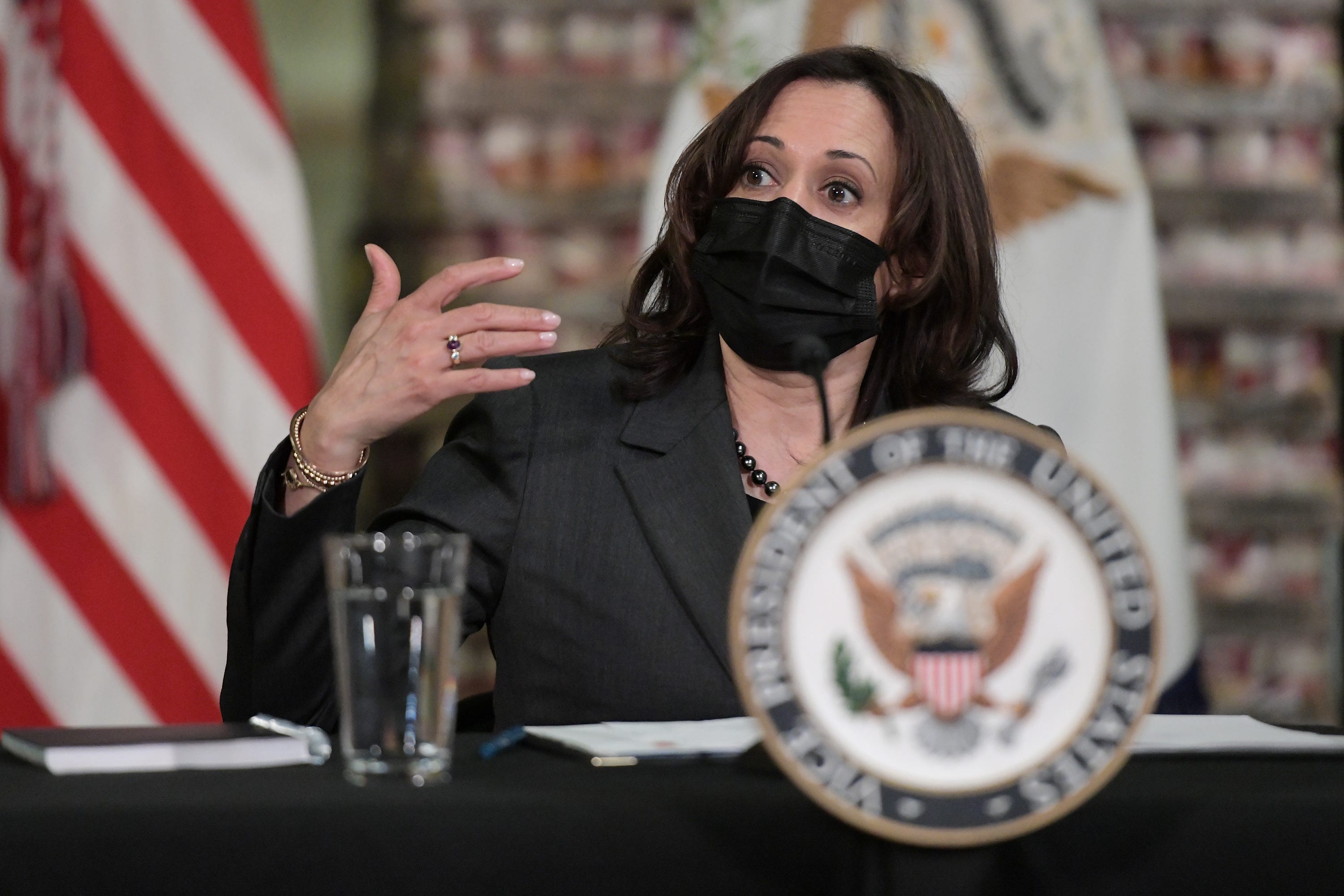 Fact check Claims that Kamala Harris refused salute missing context