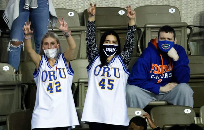 Oral Roberts chucks the handbook, dances way into Sweet 16 Oral Roberts chucks the handbook, dances way into Sweet 16