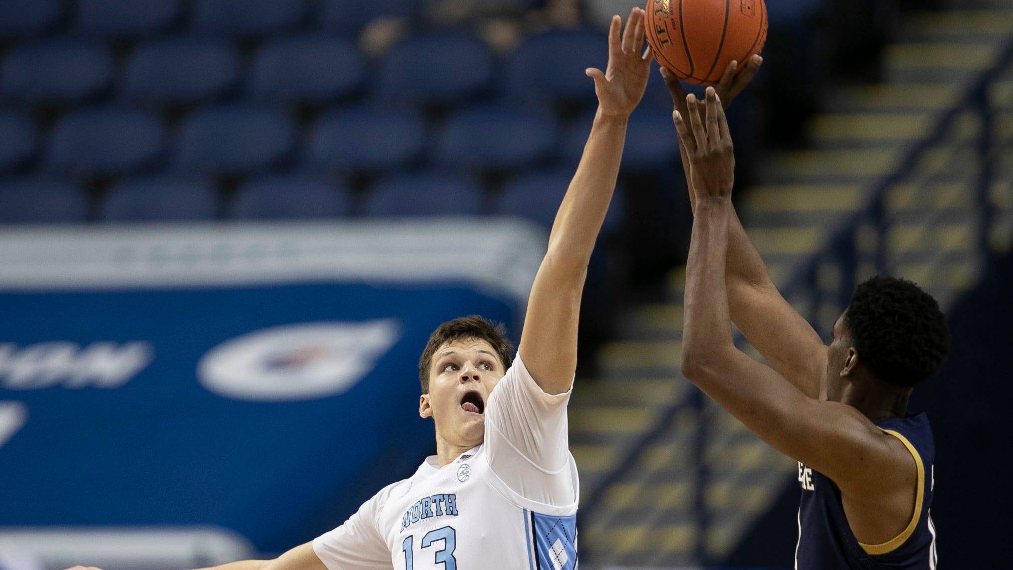 UNC basketball 7foot freshman Walker Kessler enters transfer portal