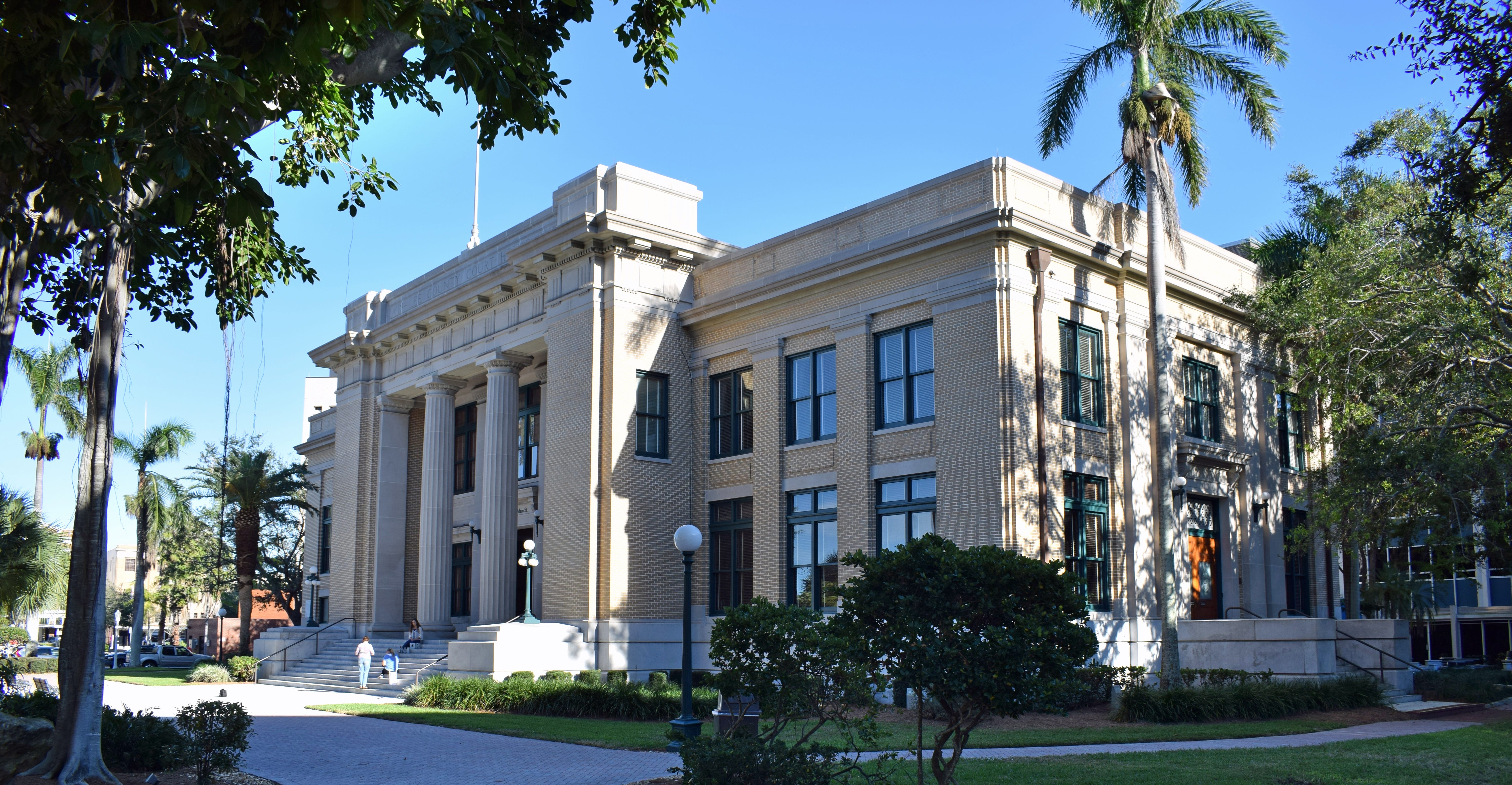 FLORIDA BUILDINGS I LOVE: Old Lee County Courthouse, Fort Myers