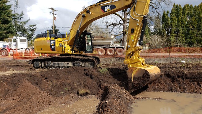 Golf Club Road near Stayton may be closed for up to a week while Oregon Department of Environmental Quality removes more than 2,000 gallons of fuel.