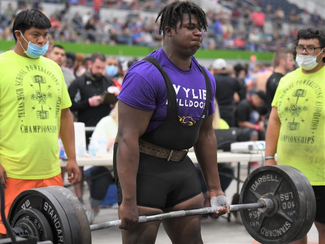 Wylie's Xzavier Collins deadlifts at the Texas High School Powerlifting Association state meet last year at the Taylor County Expo Center.