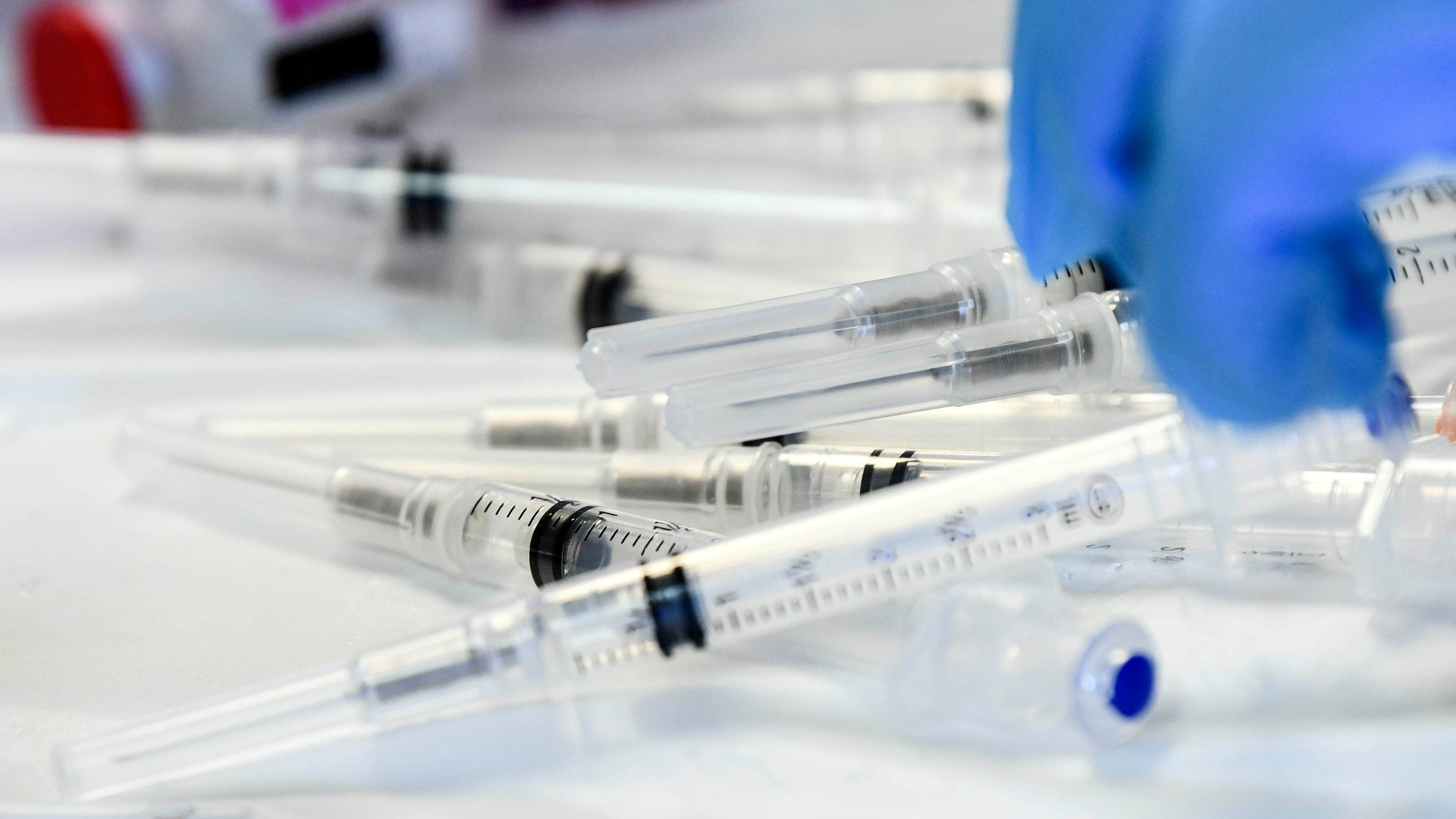 Florida To Lower Age Requirement For Vaccine Access To Ages 18 And Up florida-to-lower-age-requirement-for-vaccine-access-to-ages-18-and-up