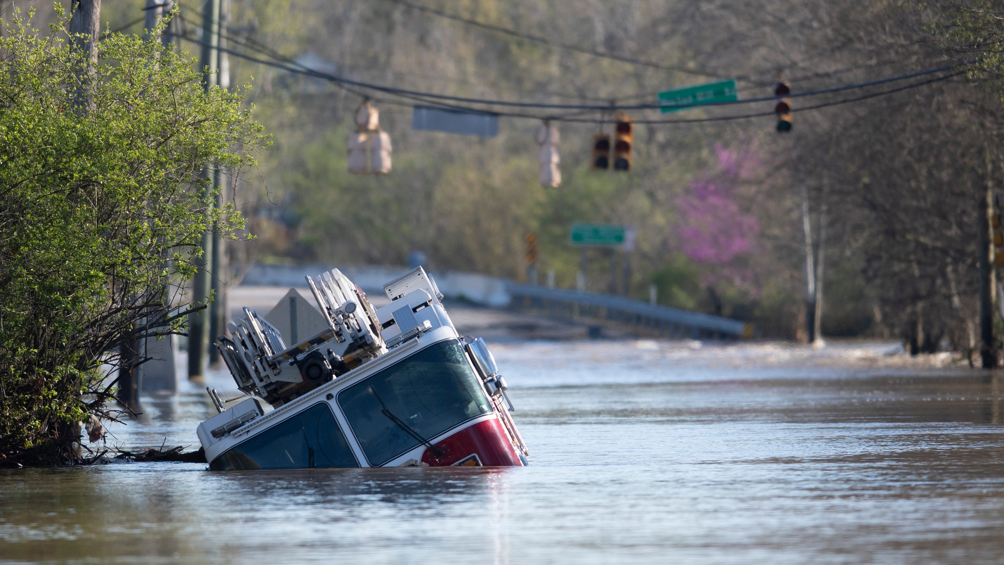 Climate change: Warming planet slows jet stream causing downpours Climate change: Warming planet slows jet stream causing downpours