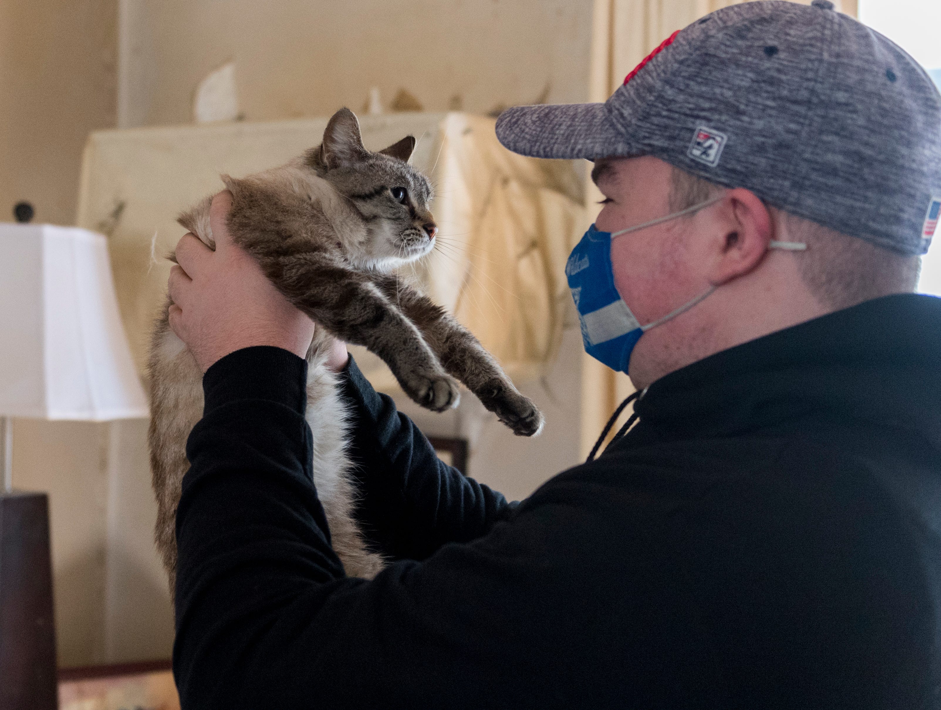 How a cat lost in 2018 made it home to Panama City from Evansville