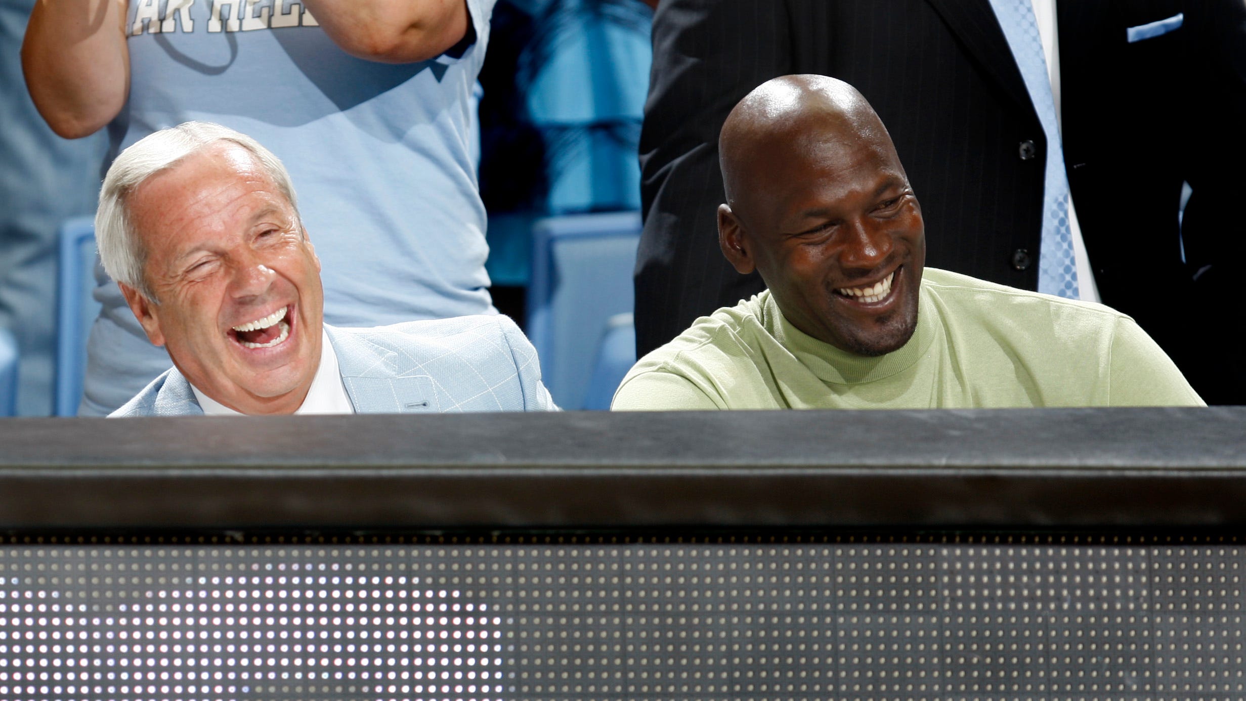 Michael Jordan reacts to Roy Williams retirement: 'He meant so much to basketball'