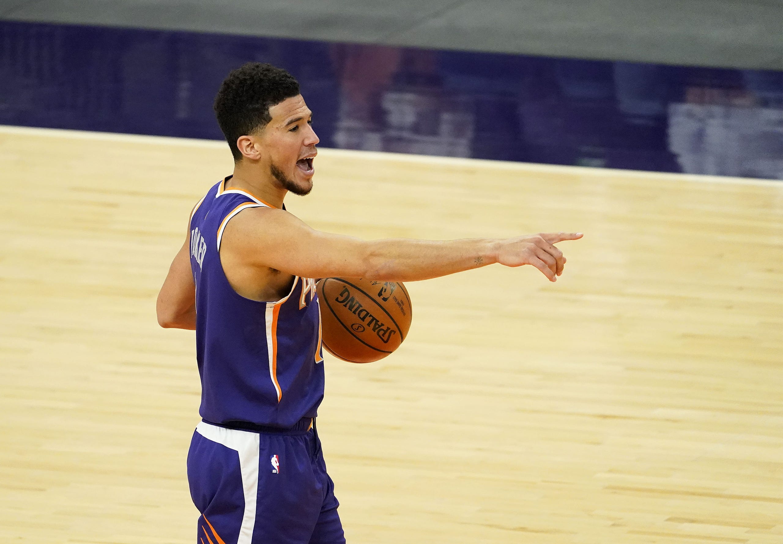 Devin Booker sigue en modo imparable