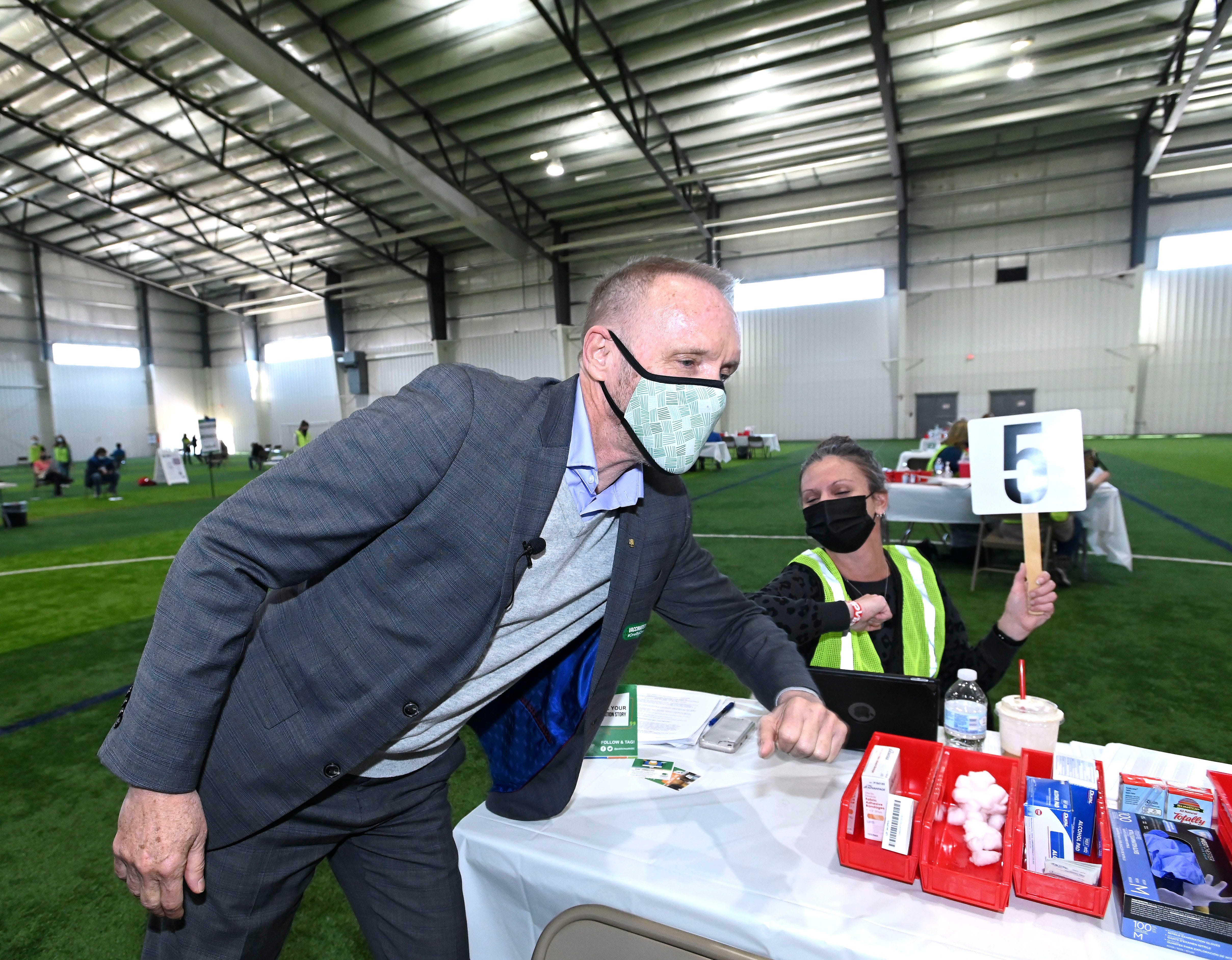 Oakland County surpasses 70 vaccination rate, some counties lag behind