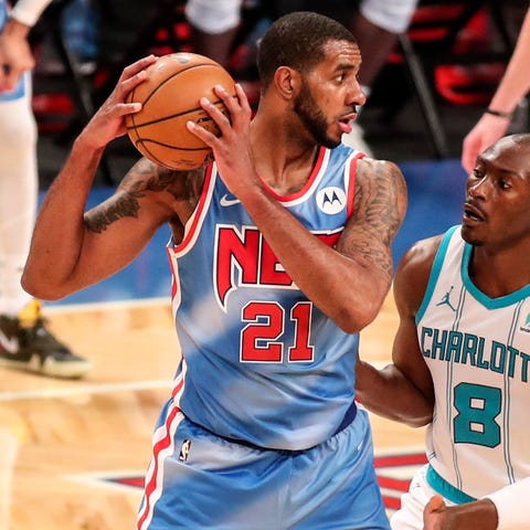 LaMarcus Aldridge scored 11 points for the Nets in