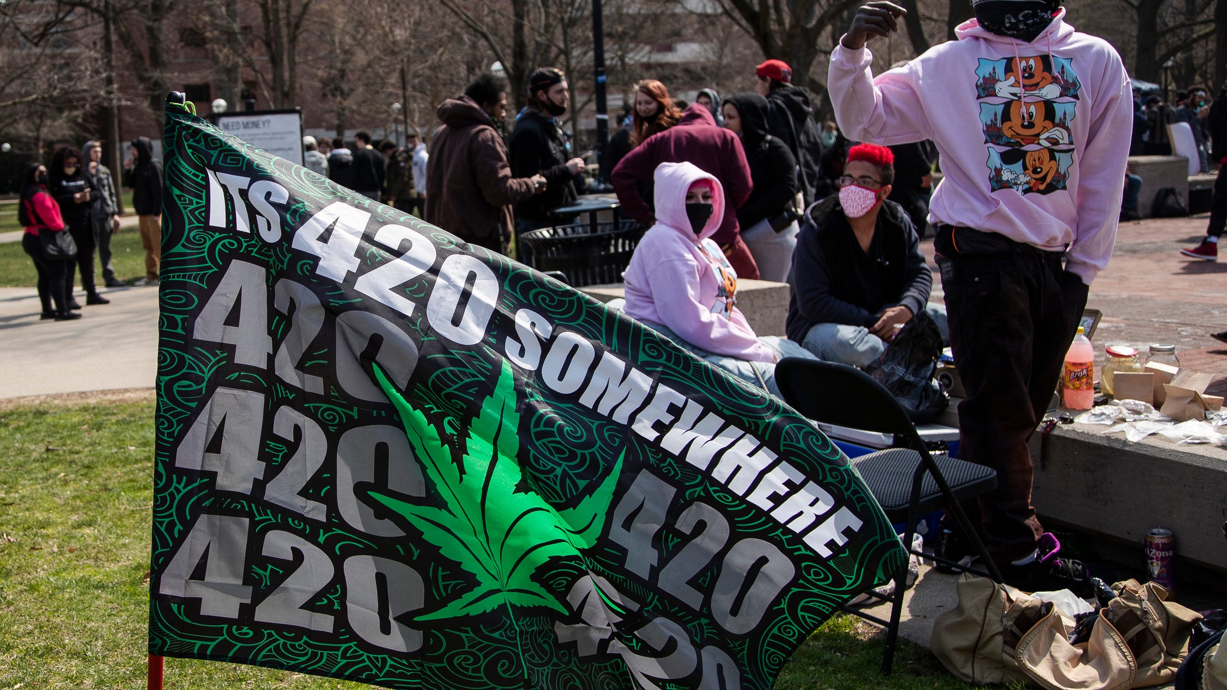 Hash Bash attendees roll up to Ann Arbor, defy UM warnings