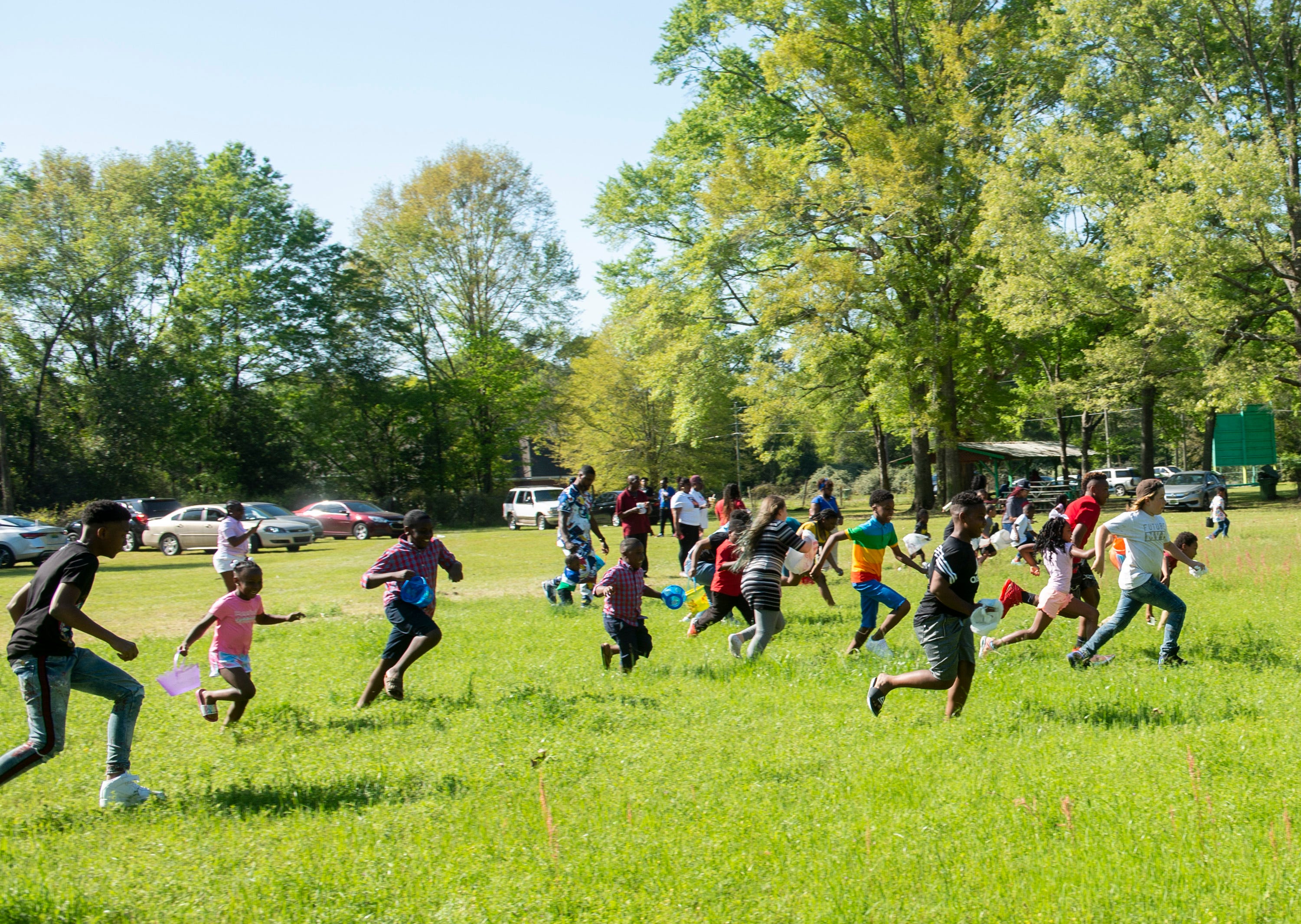 Madison Park Community Hosts Easter Bash Including 500 Egg Hunt