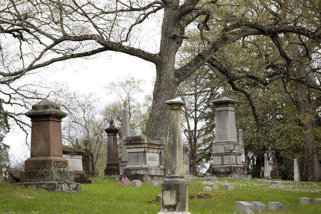 An Ohio Humanities grant was awarded to Green Lawn Cemetery, Columbus Landmarks and the Columbus Library that will facilitate three virtual panel discussions on the historic cemetery, historical walking tours planned for late summer, and more. [Dispatch file photo]
