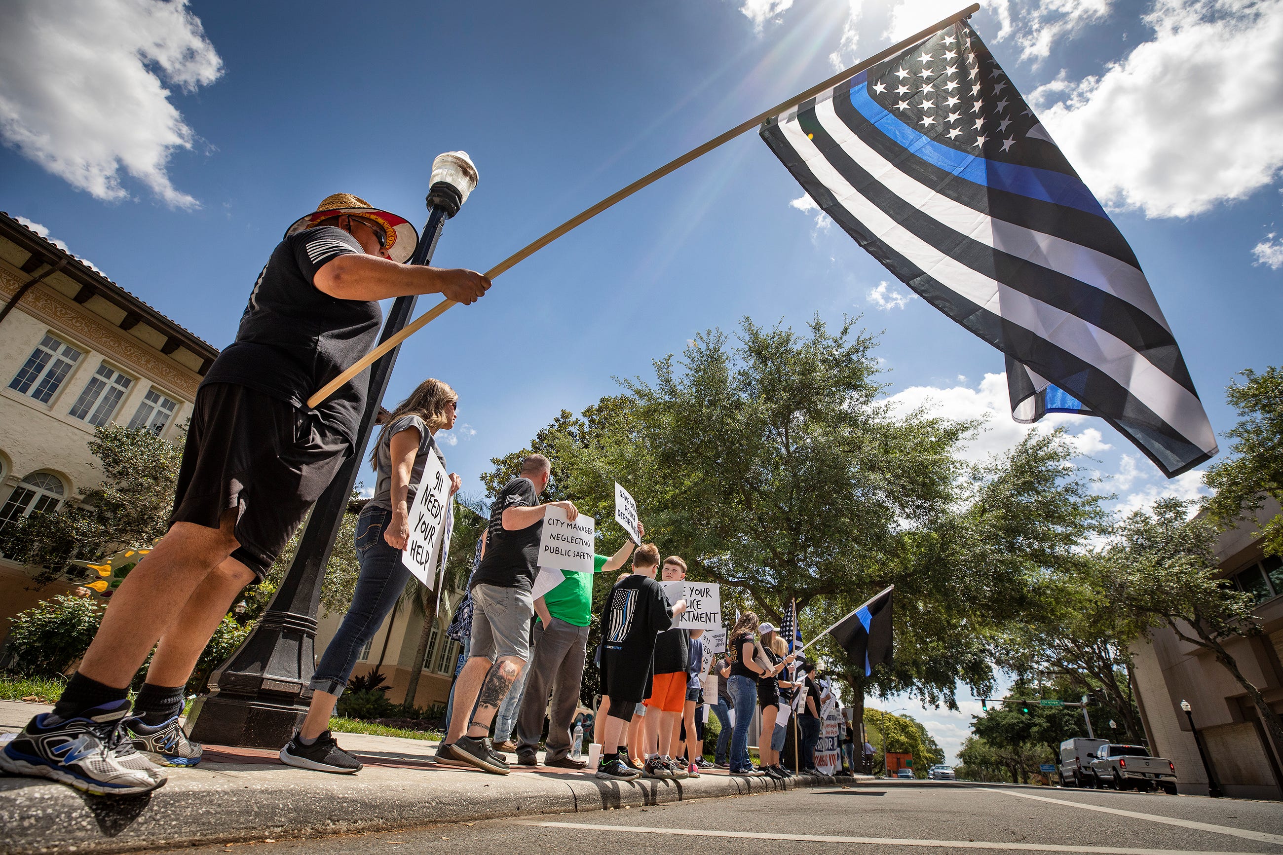 lakeland-police-department-gets-pay-raises-under-new-union-contract