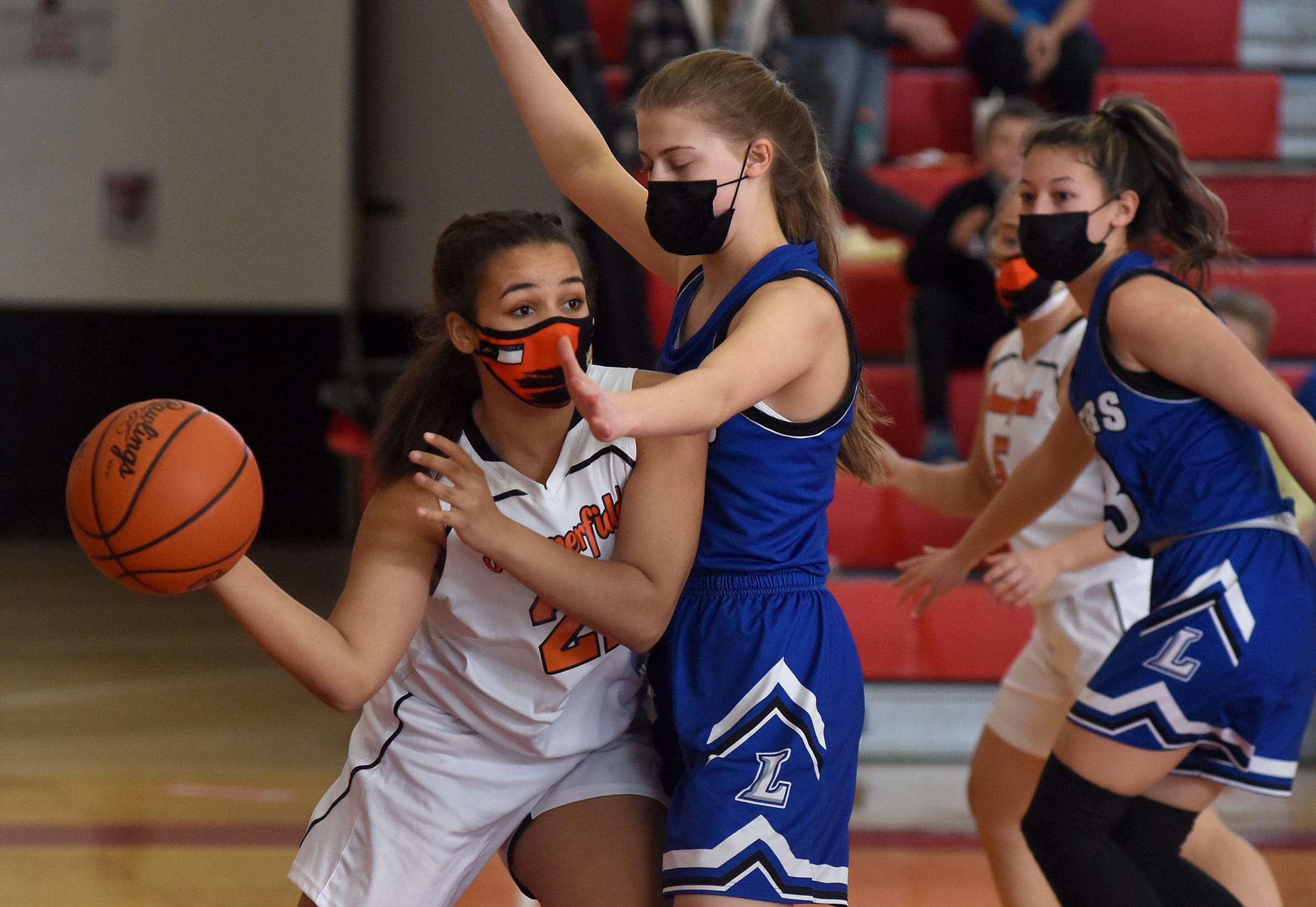 GIRLS BASKETBALL Summerfield advances to state semifinals