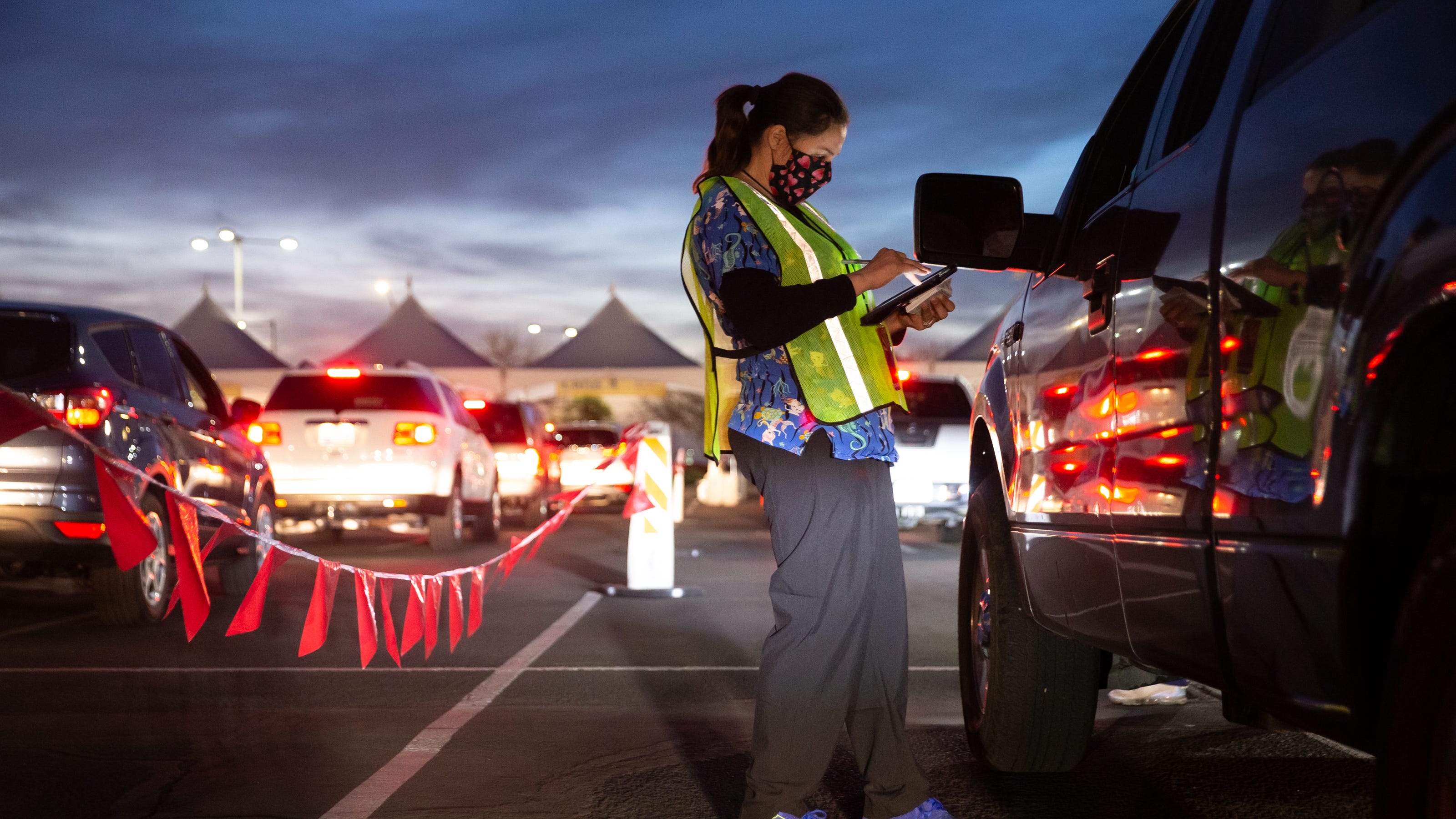 State Farm Stadium COVID-19 vaccination site shifts to overnights only as temperatures rise