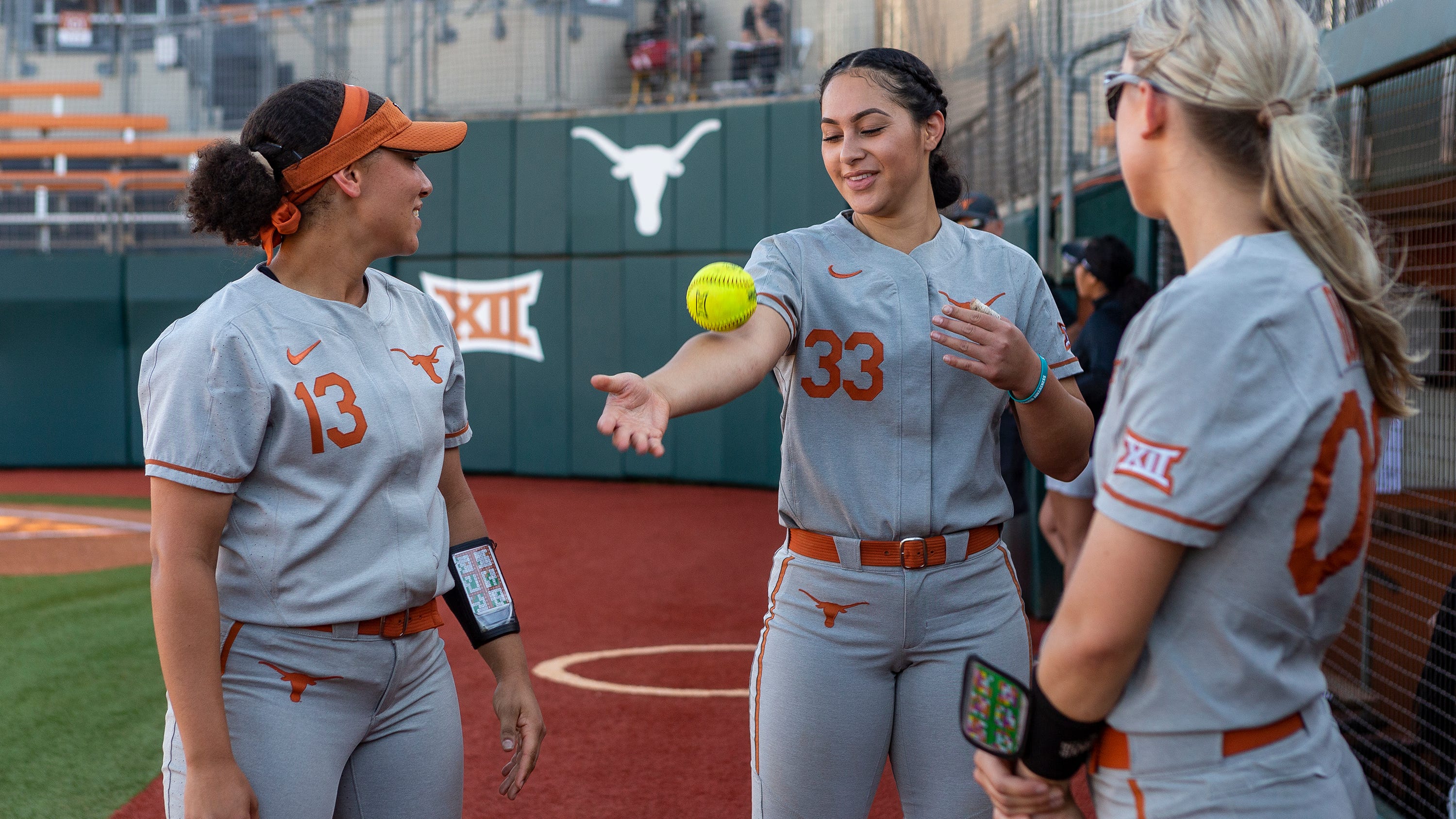 Texas softball: Horns host reunion regional with Oregon, Texas State