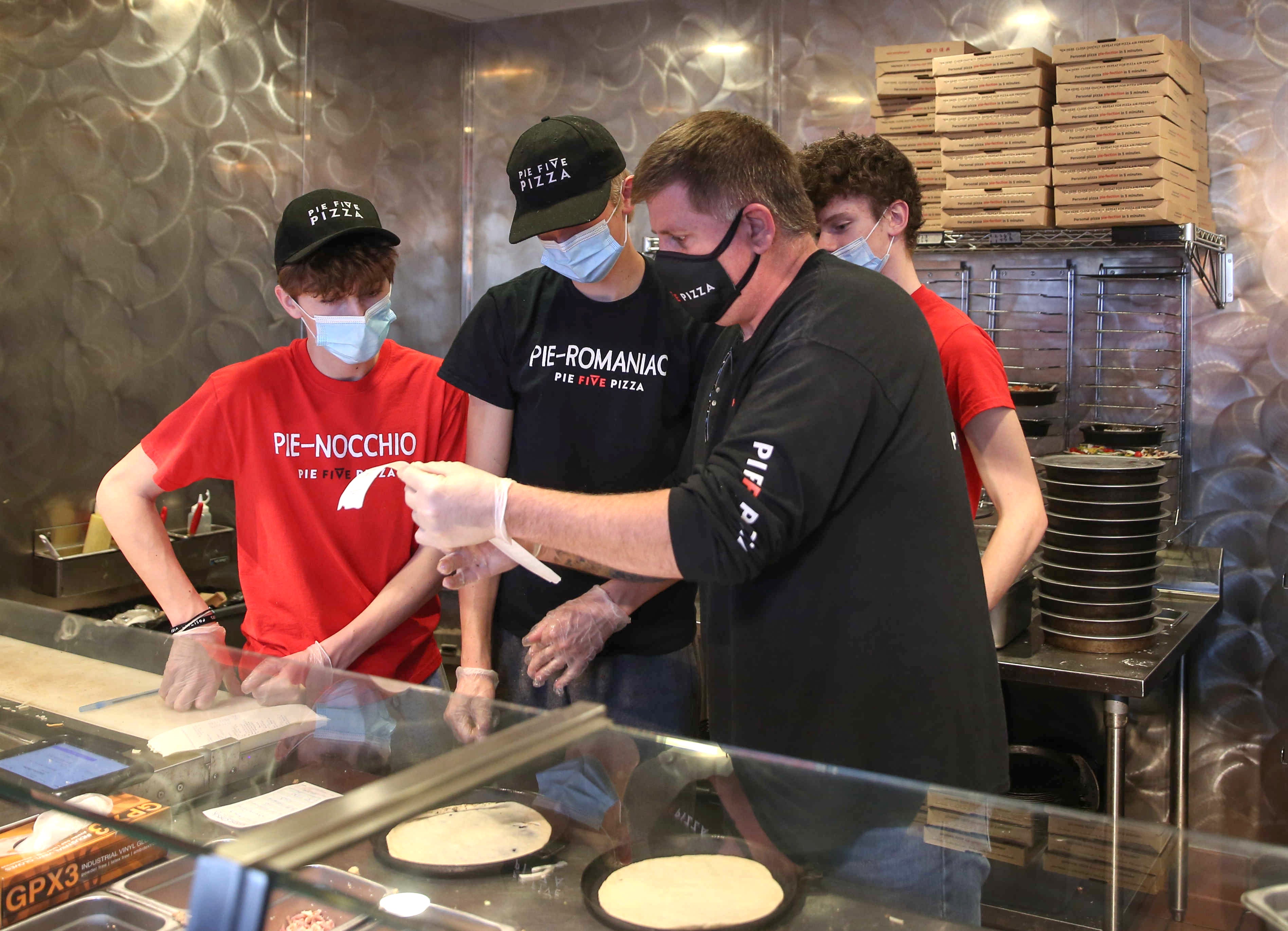 Pizza Ranch owners got 1 million in Iowa aid; others question fairness