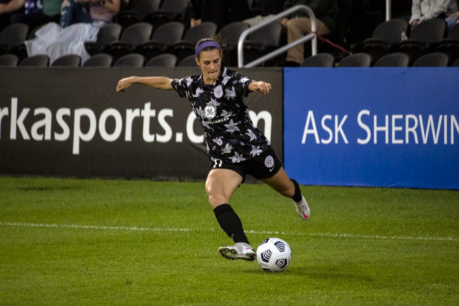 Emily Fox navigating uncharted territory in NWSL debut