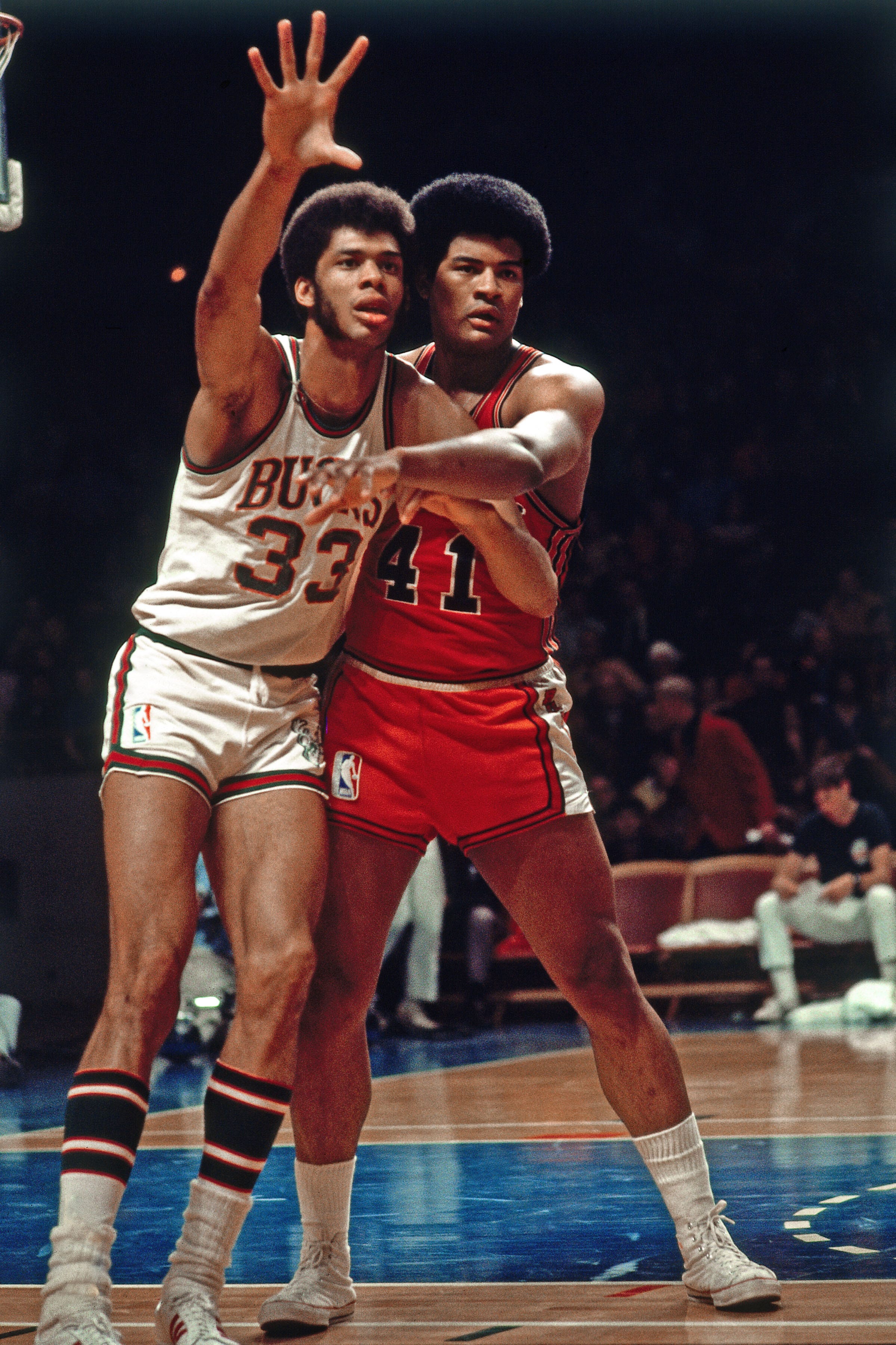 Lew Alcindor and Wes Unseld fight for position during Game 1 of the 1971 NBA Finals.