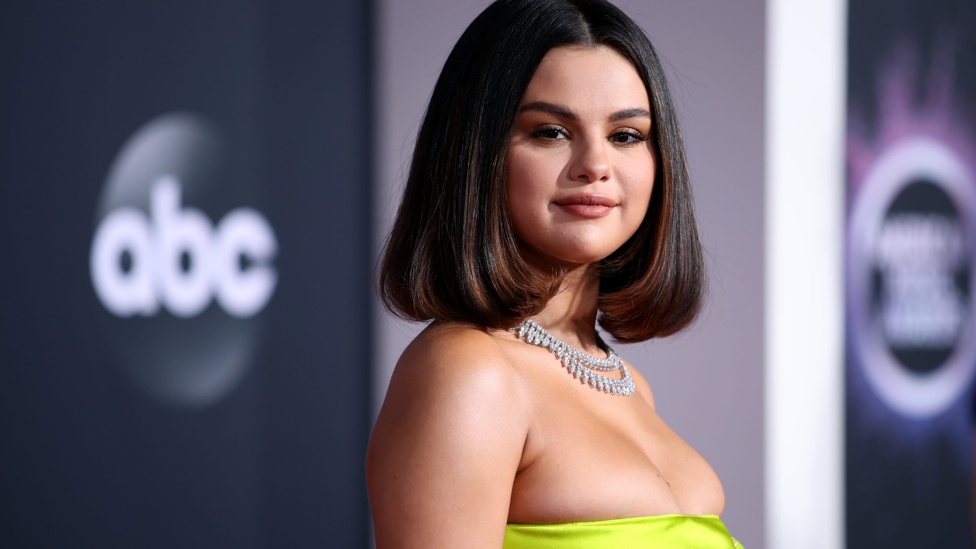 Selena Gomez says her 'past relationships' have been 'cursed.' Here's why. - USA TODAY