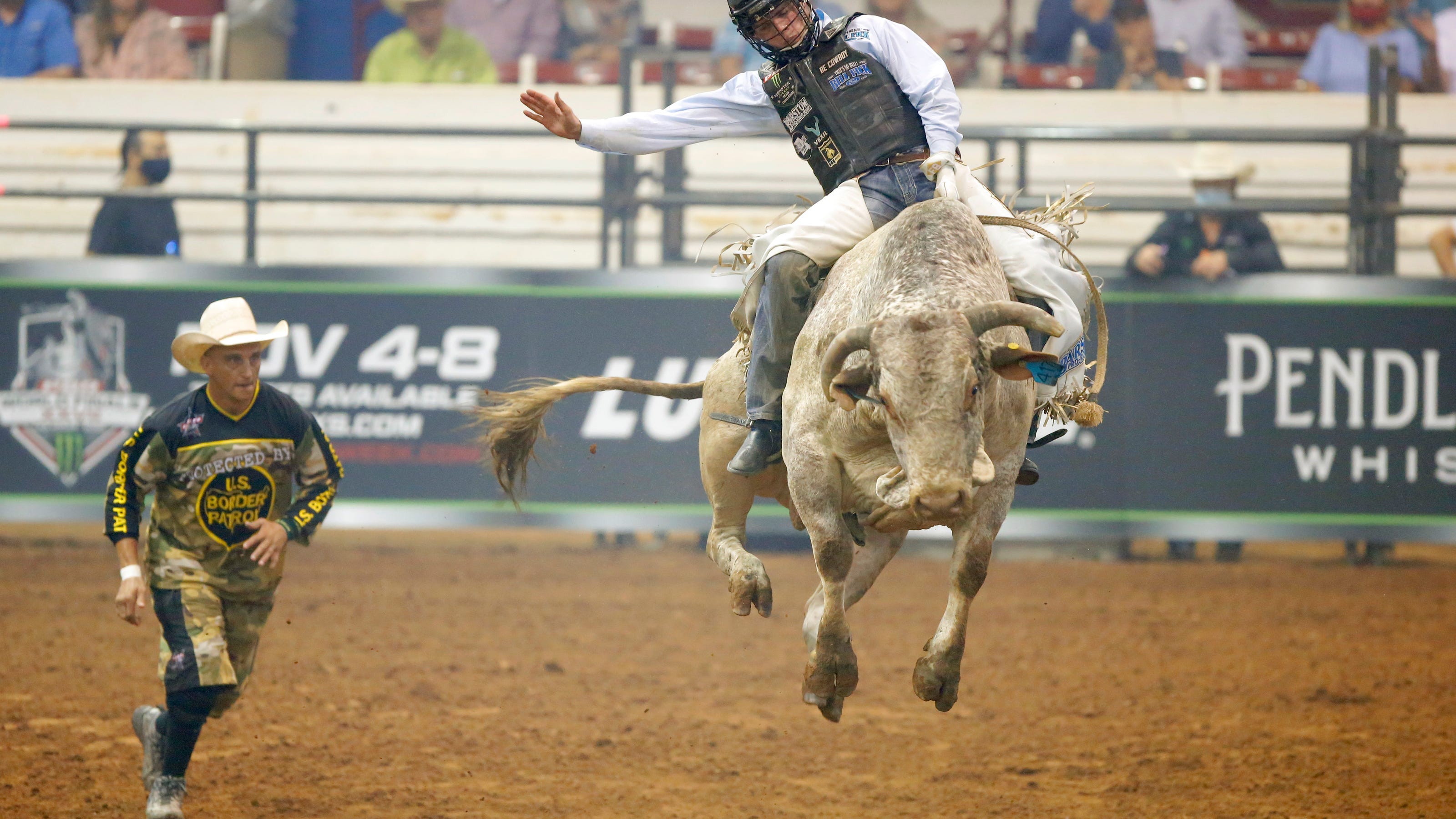 Oklahoma Bullfighters Put Themselves In Harm S Way To Save Cowboys Oklahoma Bullfighters Put Themselves In Harm S Way To Save Cowboys