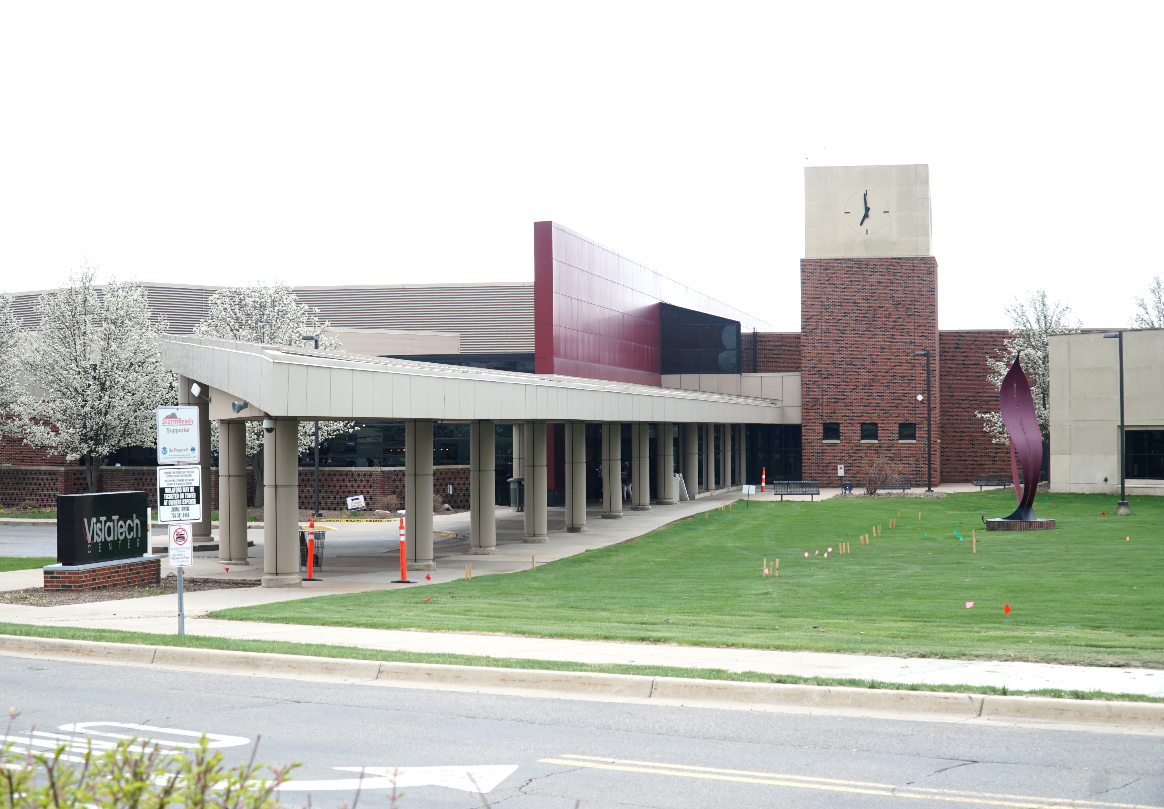 Former Schoolcraft College admin files race discrimination lawsuit