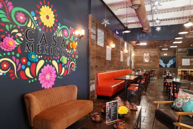 El colorido interior del restaurante Casa México en la Ruta 52 en Hopewell Junction 14 de abril de 2021.