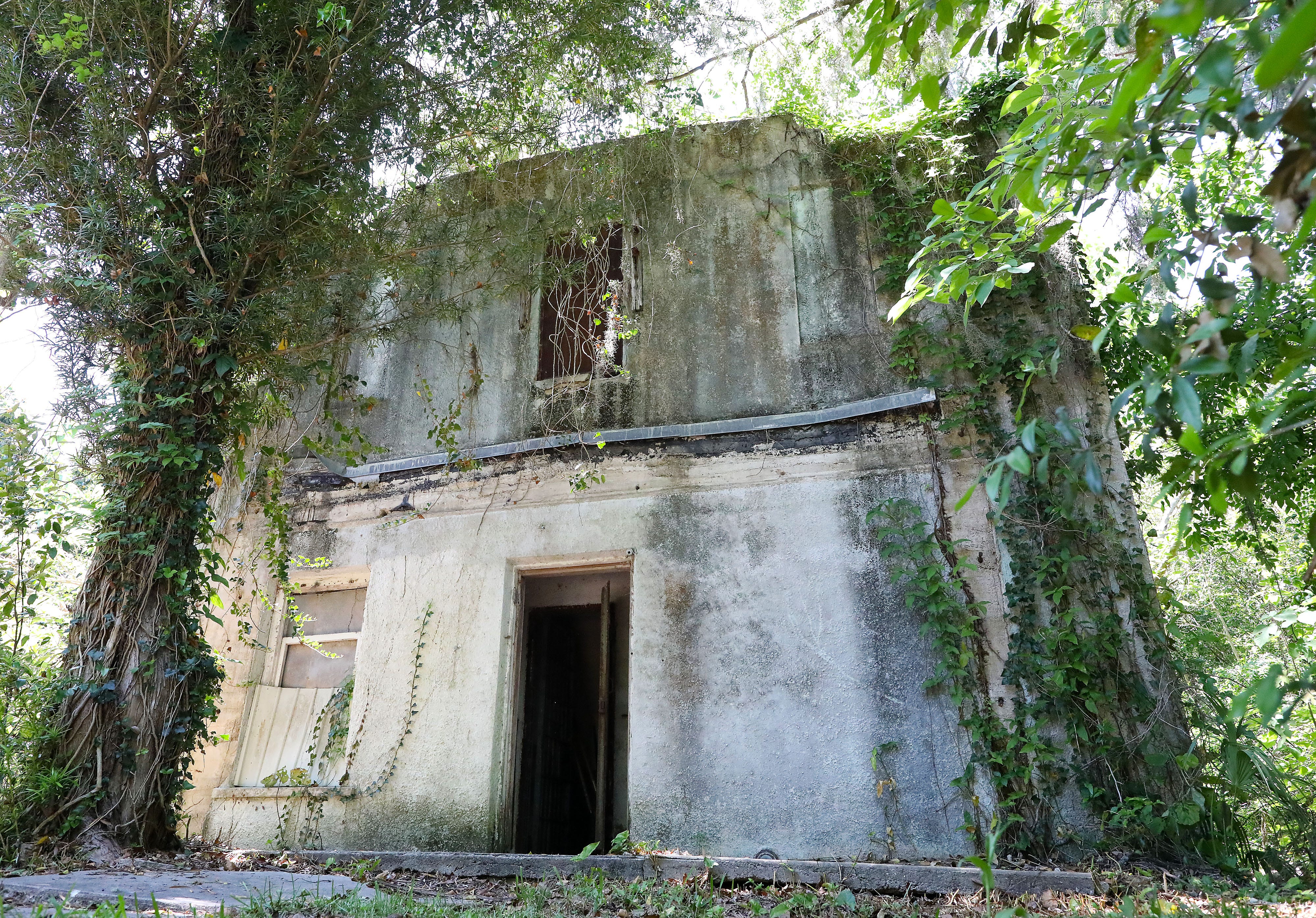 Florida's historic, 'haunted' Old Gilchrist County Jail for sale