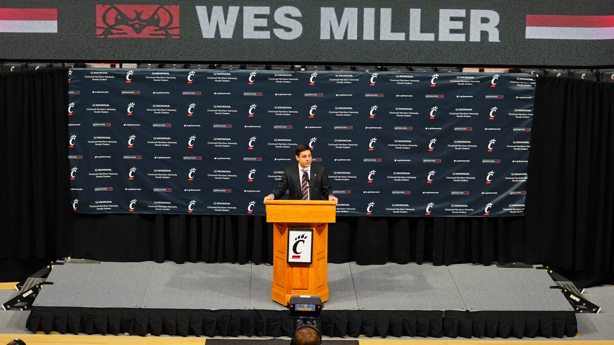 Wes Miller introduced as new Cincinnati Bearcats men's basketball coach