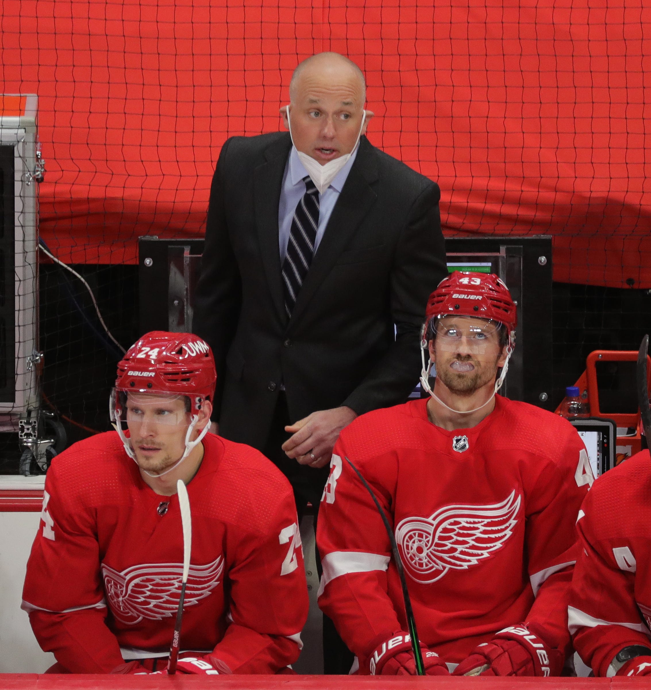 It's official: Jeff Blashill will return as Detroit Red Wings coach, Steve Yzerman says