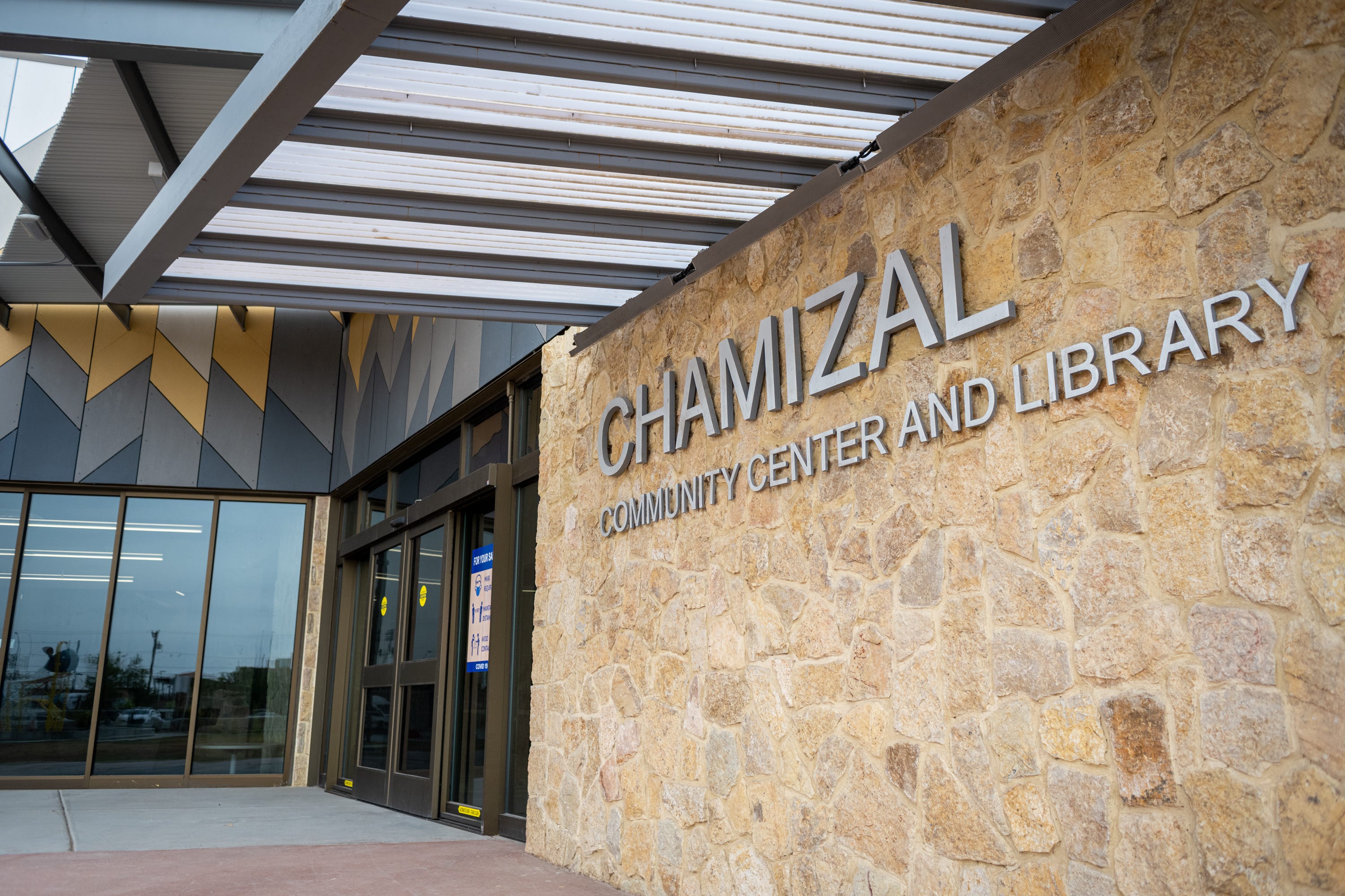 El Paso's Chamizal area gets new center, sports courts, splash park