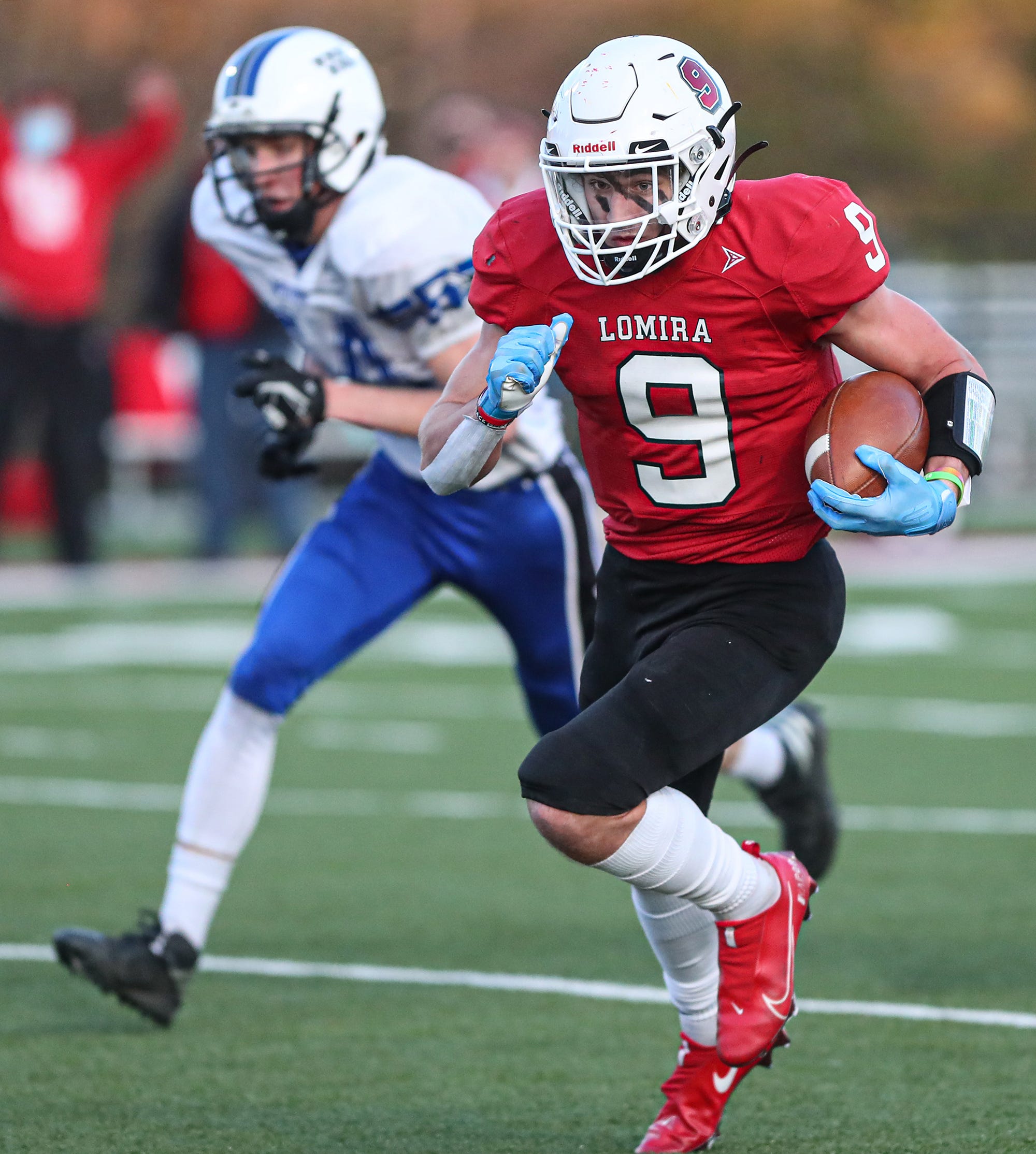 High school football Undefeated Lomira fends off Springs comeback