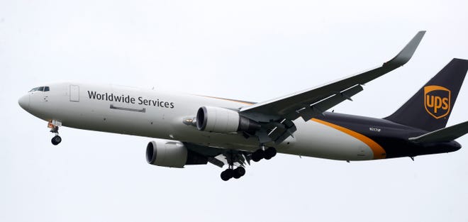 A UPS 767 took a flight around Thunder Over Louisville.
04/17/21
