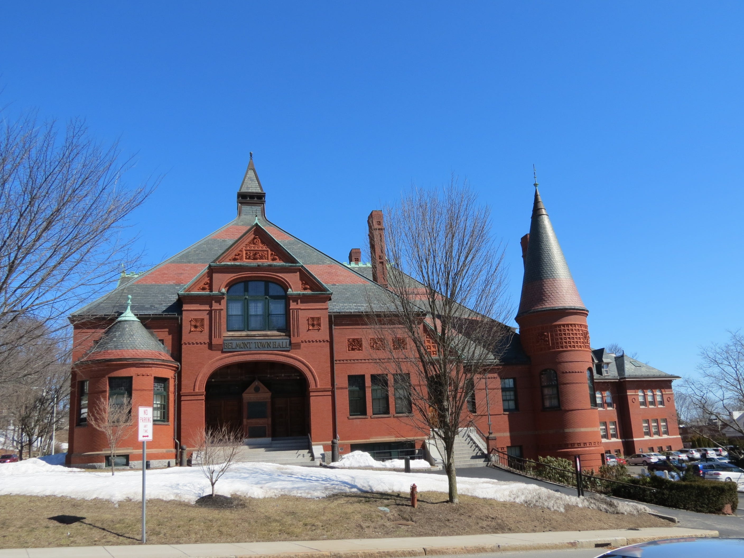 Which Belmont town employees earned the biggest paychecks in 2021?