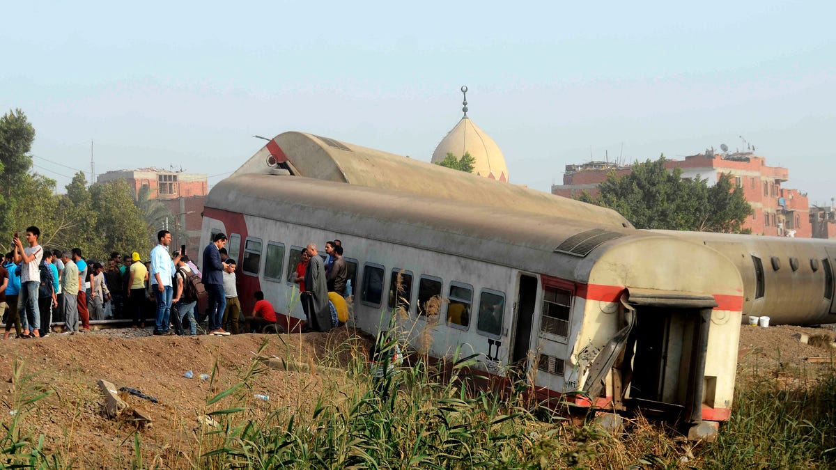 Egypt says 11 killed, dozens injured after passenger train derails 2