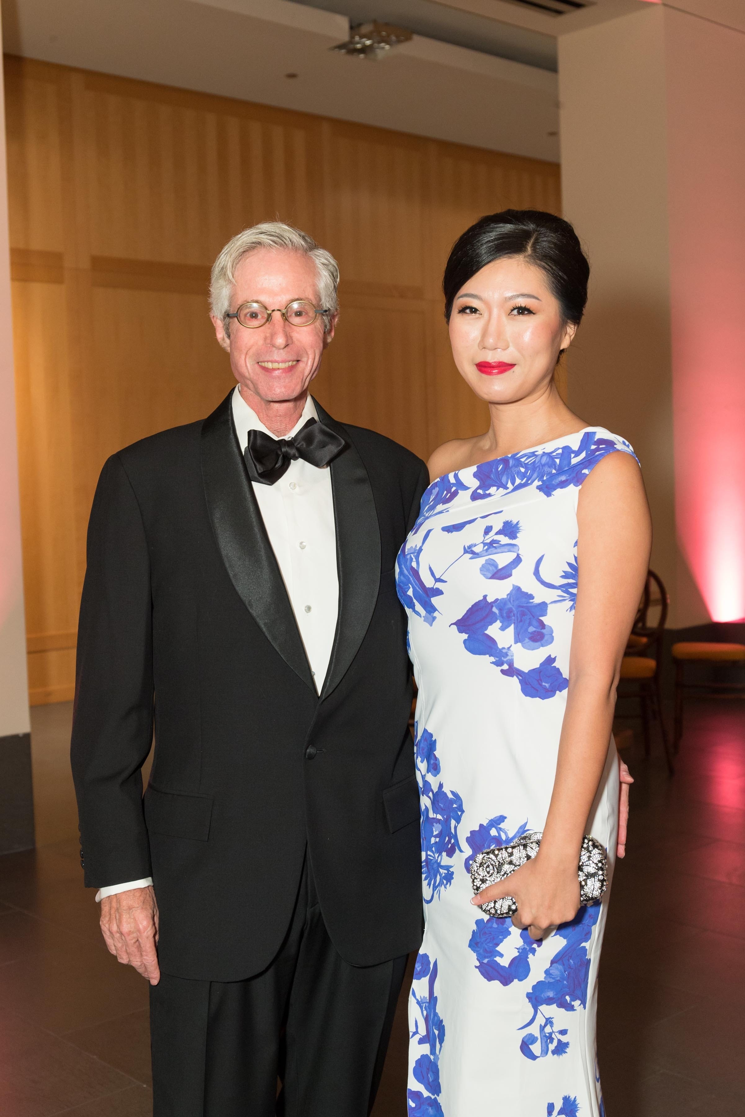 Banker pleads guilty in scheme that implicates S.F. Giants owner