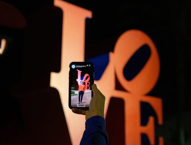 The Scottsdale Public Art channel on the Hoverlay app reveals augmented reality features for artworks like “LOVE” by Robert Indiana.