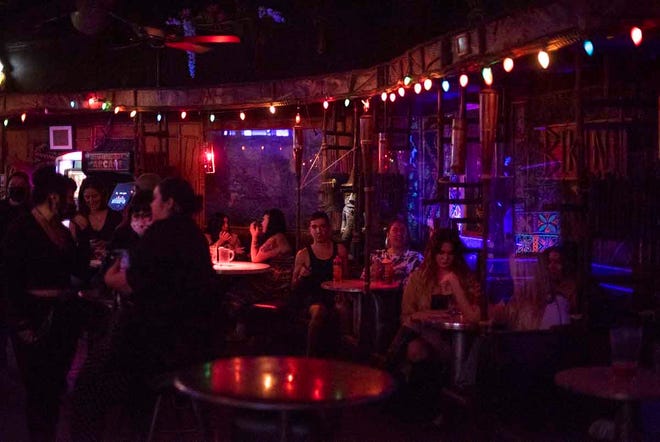 These historic Phoenix bars are still great places to get a drink