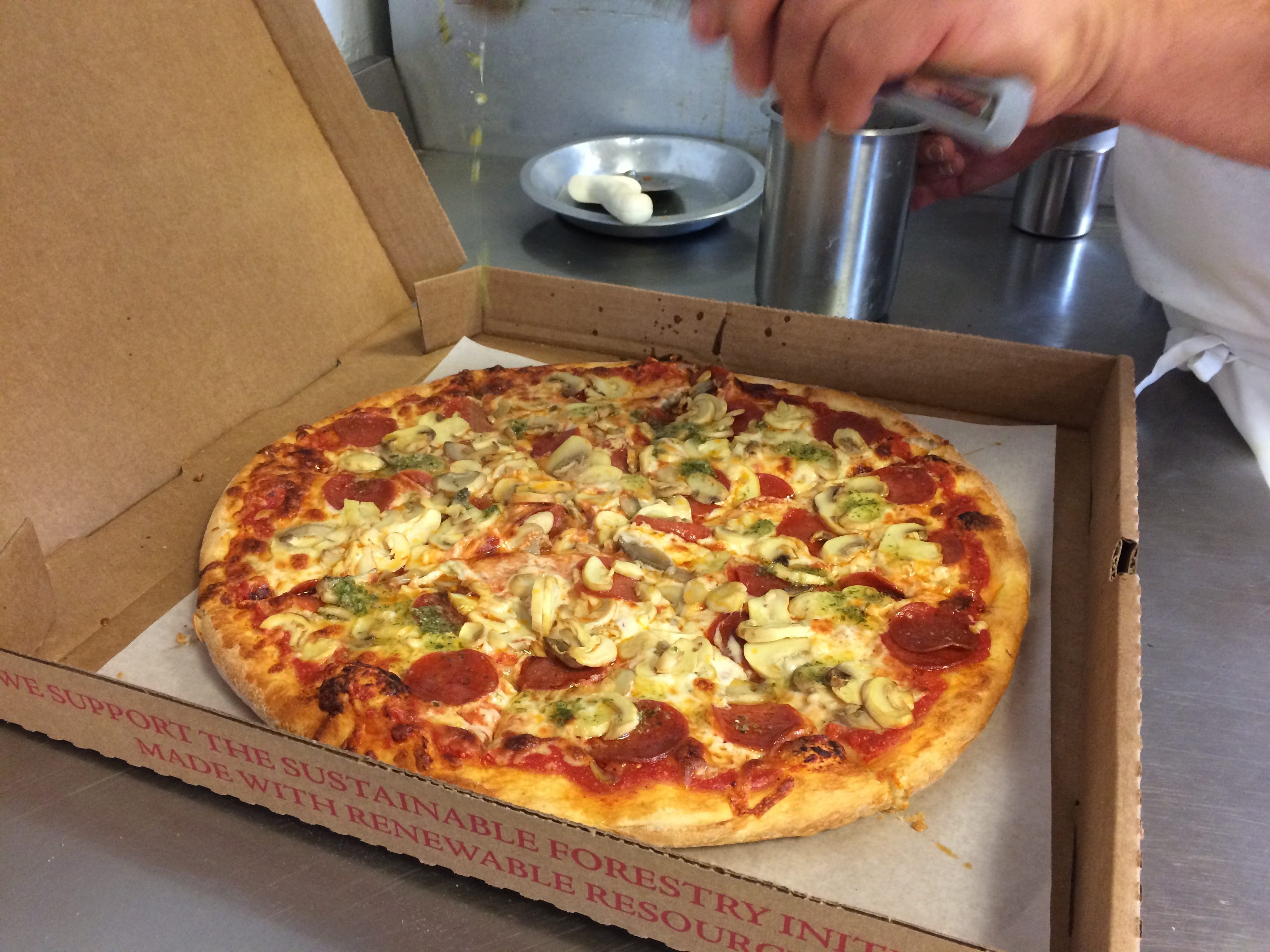Celebrity reviewer David Portnoy rates this Bonita Springs pizza joint