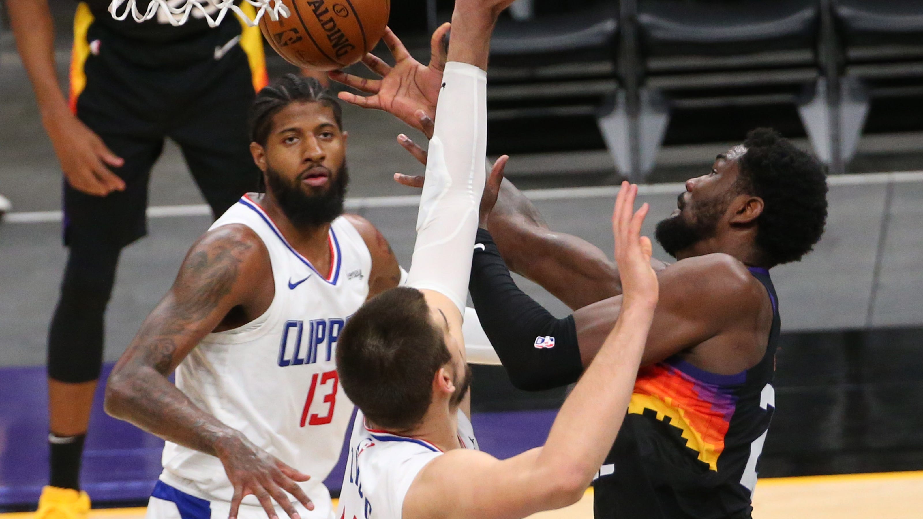 Los Angeles Clippers vs. Phoenix Suns Game 1 odds, picks, predictions