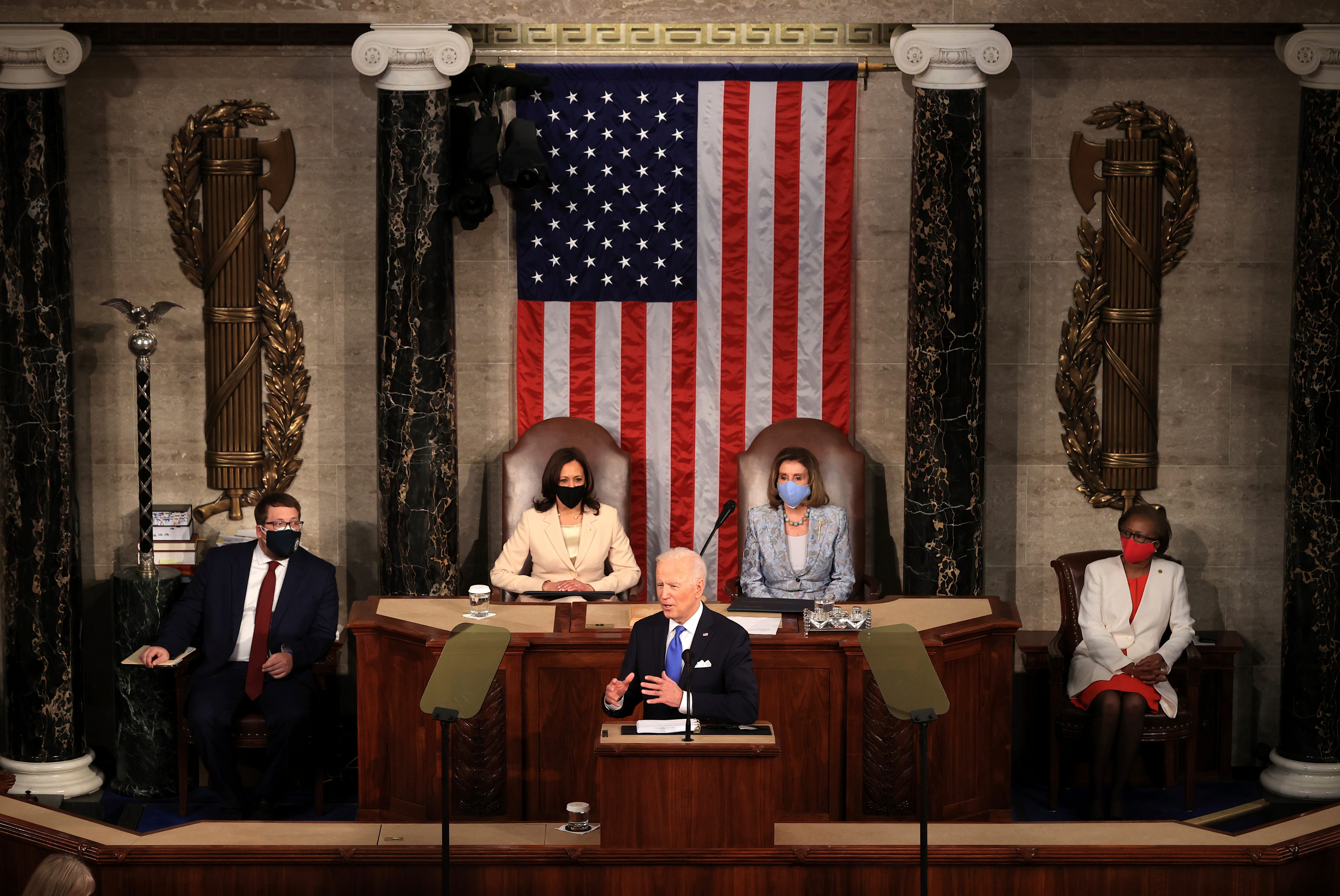 Речь байдена в конгрессе. Конгресс США Байден Пелоси. Джо Байден на конгрессе США. Байден выступает в конгрессе.