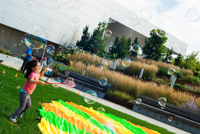 Family Days are returning to the Akron Art Museum this summer.