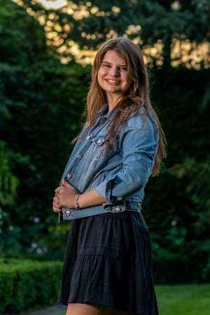 Maggie Schultz of Brockport High School is a 2021 Young Women of Distinction Award Finalist. The Women’s Council, a Greater Rochester Chamber of Commerce affiliate, announced 13 finalists. Four of them will each receive a $2,500 scholarship.