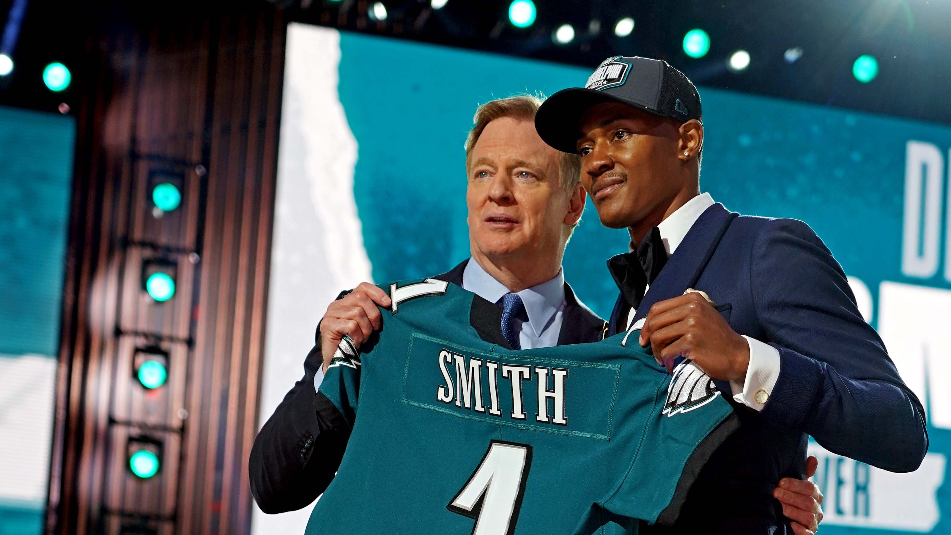 Philadelphia Eagles Draft 21 Reviewing The First Round Pick Of Devonta Smith Philadelphia Eagles Draft 21 Reviewing The First Round Pick Of Devonta Smith
