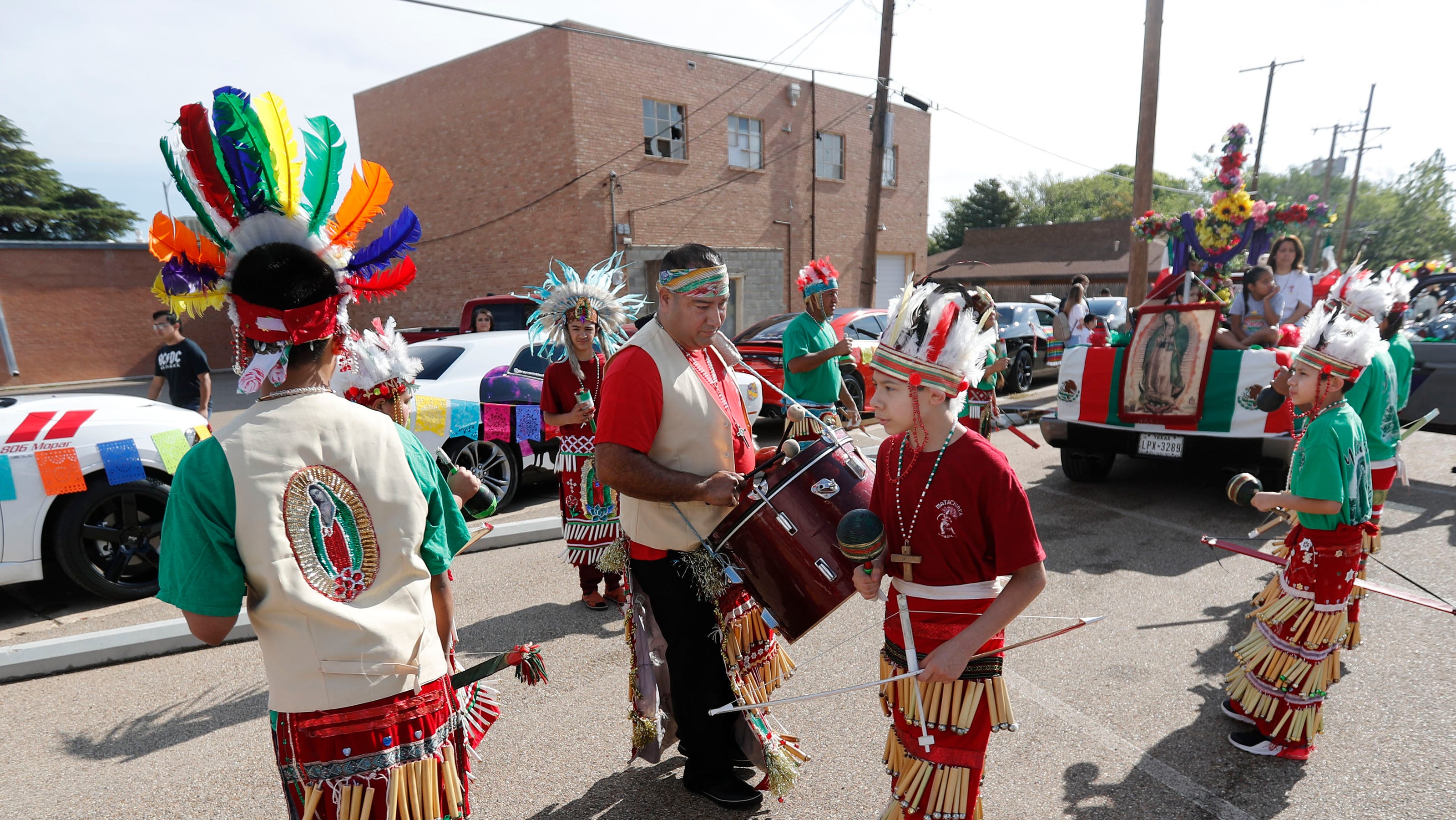 Lubbock celebrates Cinco de Mayo with annual parade
