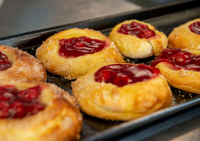 Jelly Donuts je připraven k jídlu v sobotu v pekárně Kolache v Pace.